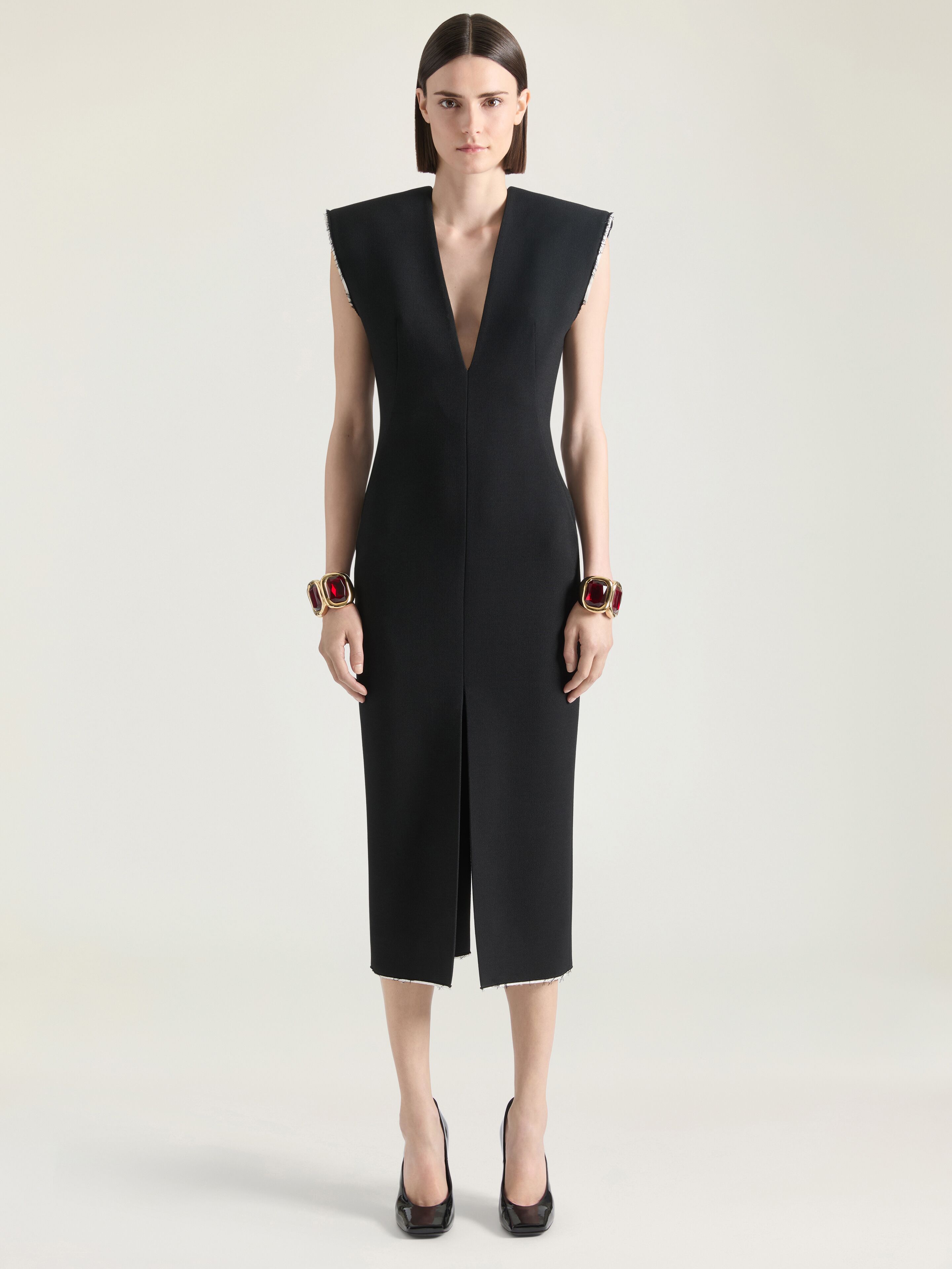 V-neck pencil dress in wool
